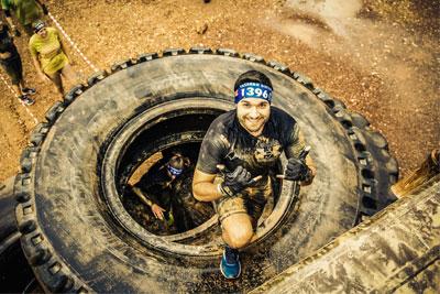 Nur nicht hängen lassen: Obstacle und Dirt Runs sind die Spaßmacher unter den Laufevents