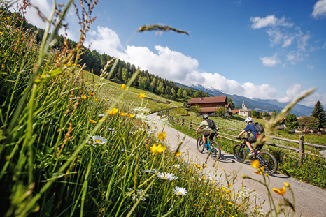 Zünftige Hüttengaude: Mit dem Bike hoch auf die Almen und zu den Hütten