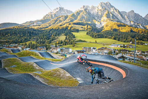 Nicht nur für "junge Wilde": Was Bikeparks zum perfekten Spielplatz für Groß und Klein macht