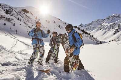 Der Weg ins ­Backcountry: Profi-Tipps für einen gelungenen Einstieg ins Skifahren im freien Gelände