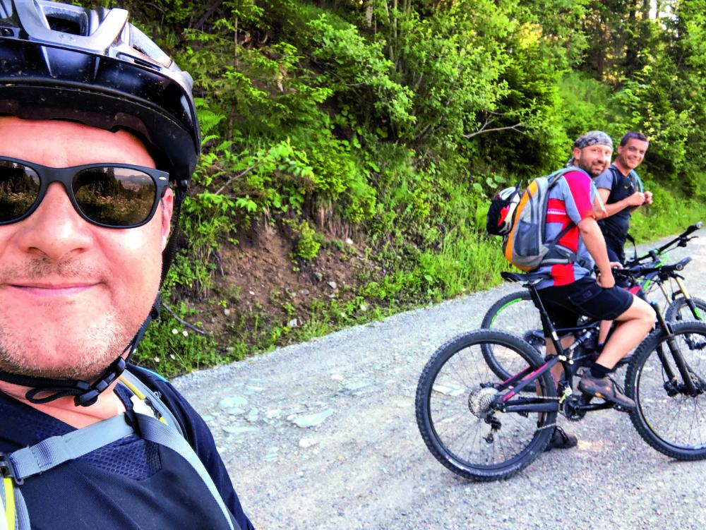 Tausche Couch gegen Gipfelkreuz: Wie aus einem Nichtsportler ein E-Mountainbiker wurde