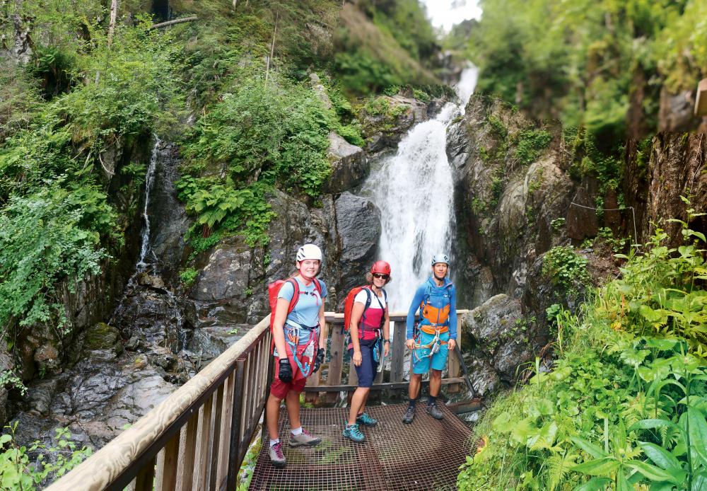 Klettern unmittelbar am Wildbach: durch die Klamm