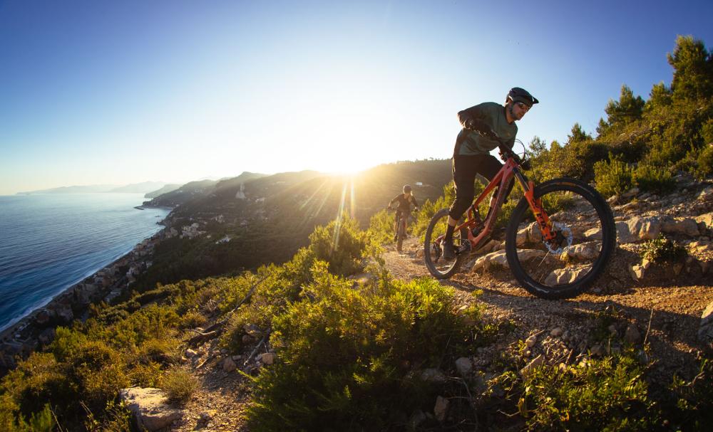 Der Giro Source MIPS® Bikehelm bietet Schutz, Style und Komfort