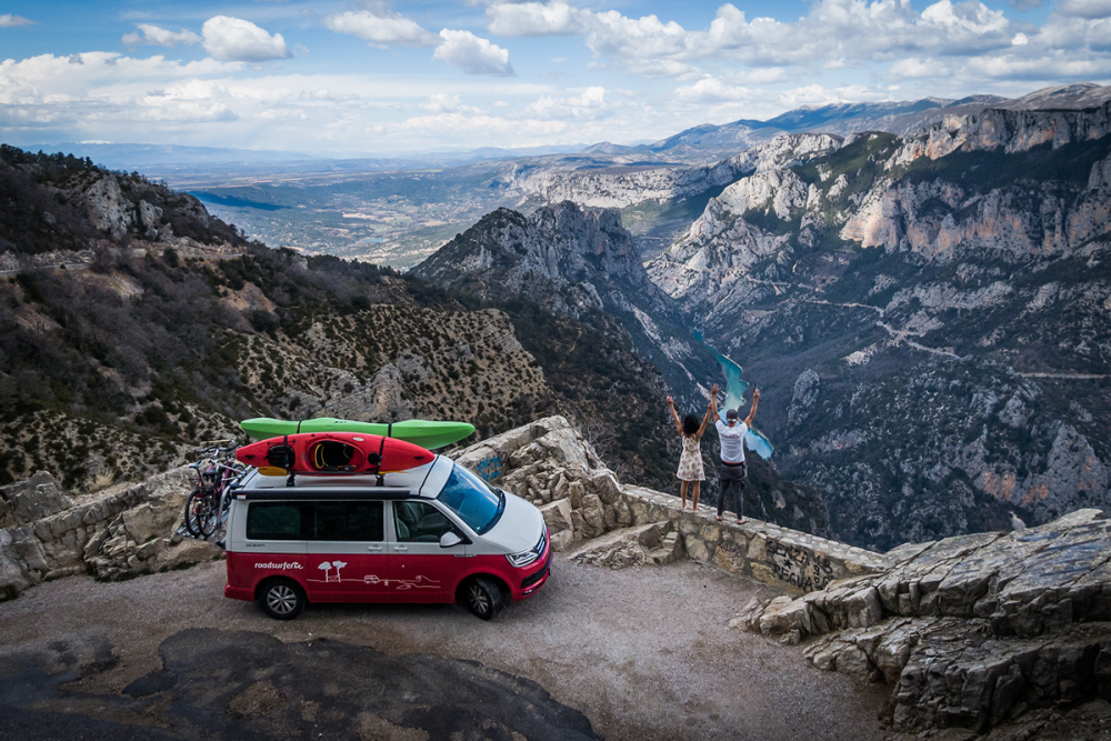 Roadtrip im Campervan: Erlebe Abenteuer direkt vor der Tür mit roadsurfer
