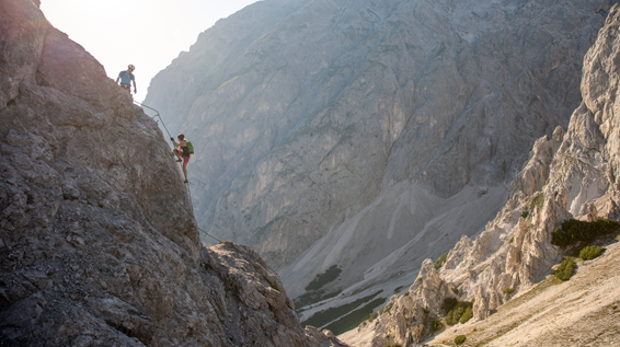 Climbers Paradise: Diese 5 E-Bike and Climb-Touren in Tirol solltest du auschecken