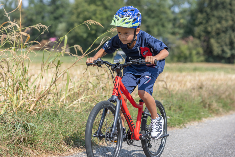 Forscher unterwegs mit dem neuen woom EXPLORE