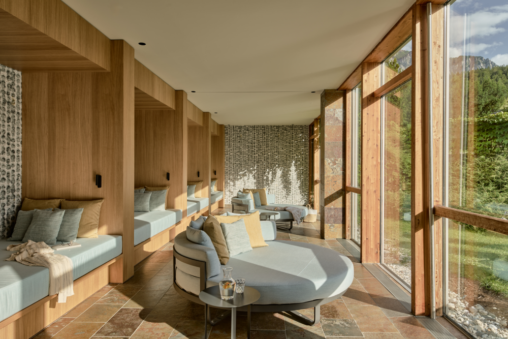 Wintersport und Wellnessgenuss: Falkensteiner Hotel &amp; Spa Carinzia als ideale Base für dein Schneeabenteuer