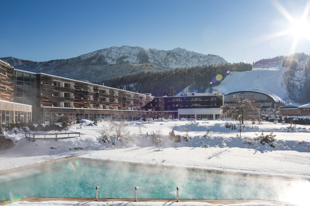Wintersport und Wellnessgenuss: Falkensteiner Hotel &amp; Spa Carinzia als ideale Base für dein Schneeabenteuer