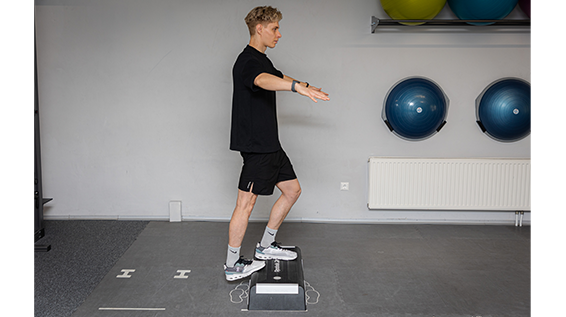 Starkes Fundament: Sechs Übungen für dein Fundament Fuß & Sprunggelenk gemeinsam mit INJOY