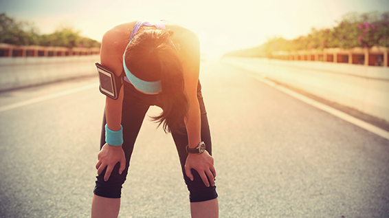 Sommertraining ohne Hitzestress: 10 Tipps für heiße Tage vom SPORTaktiv-Doc
