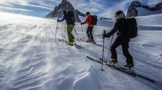 Skitouren gehen / Bild: Ulf Edlinger / Naturfreunde Österreich