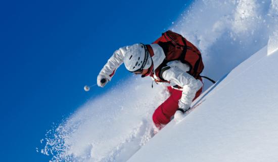 Die 4 wichtigsten Pflegetipps für Haut und Körper beim Skifahren / Bild: Alpina