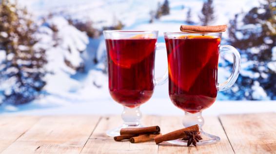 Österreichs 10 beliebteste Après Ski Getränke: Feuerzangenbowle / Bild: iStock / nitrub 