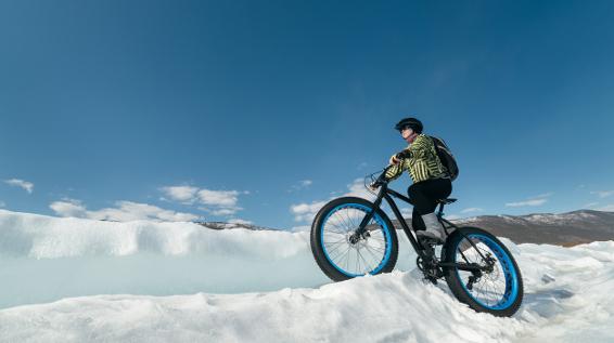 Bekleidung beim Biken im Winter / Bild: istock / ivandan Bekleidung beim Biken im Winter / Bild: istock / ivandan
