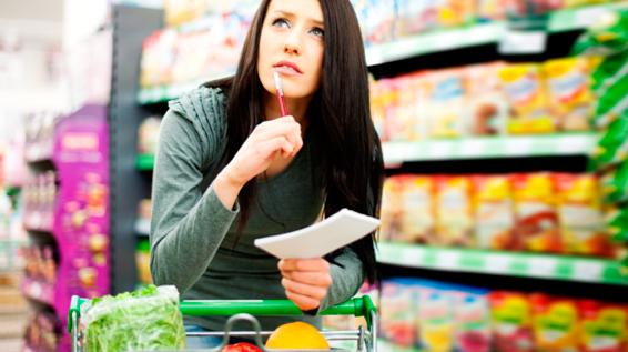 9 Tipps für sauberes Essen: Gesunde Lebensmittel aus dem Supermarkt / Bild: iStock / Gpointstudio