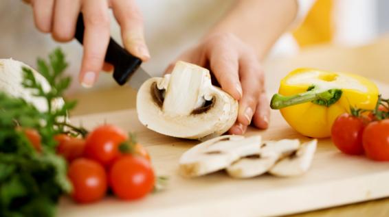 9 Tipps für sauberes Essen: Wie koche ich clean? / Bild: iStock / Loooby