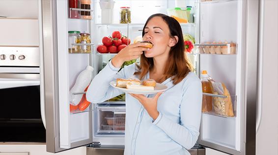 4 Essgewohnheiten nach dem Laufen, die du dir schnell wieder abgewöhnen solltest / Bild: iStock / AndreyPopov 4 Essgewohnheiten nach dem Laufen, die du dir schnell wieder abgewöhnen solltest / Bild: iStock / AndreyPopov