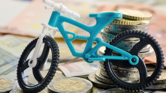 Fahrrad vs. Auto: 7 gute Gründe, warum man sich ein Bike zulegen sollte / Bild: iStock / KatarinaGondova Fahrrad vs. Auto: 7 gute Gründe, warum man sich ein Bike zulegen sollte / Bild: iStock / KatarinaGondova