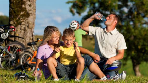 5 Tipps für Fahrradtouren mit Kindern / Bild: iStock / kzenon planung was beachten