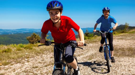 5 Tipps für Fahrradtouren mit Kindern / Bild: iStock / gbh007 planung was beachten