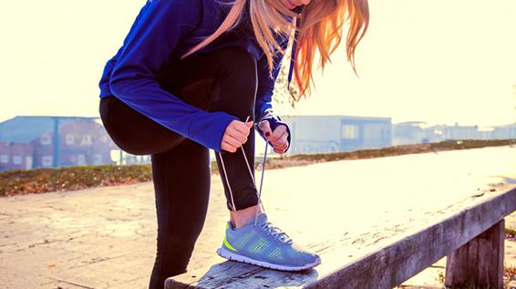 6 falsche Vorstellungen, die Lauf-Anfänger von Laufschuhen haben / Bild: iStock / pecaphoto77 