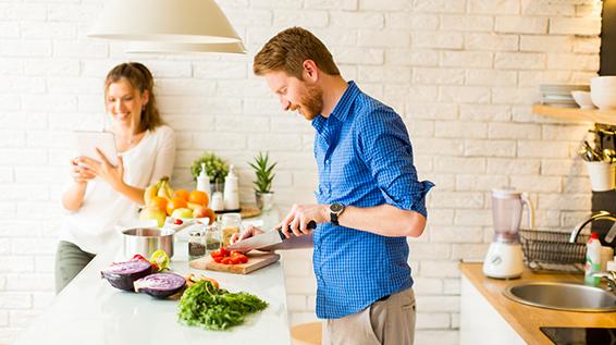 6 Gewohnheiten, die du dir von gesunden Menschen abschauen kannst / Bild: iStock / boggy22