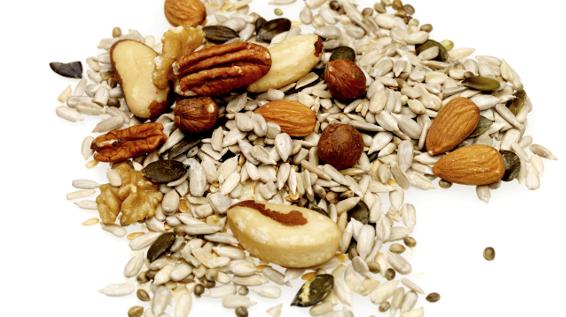 Snacken ohne Sünde: Nüsse oder Samen / Bild: iStock Snacken ohne Sünde: Nüsse oder Samen / Bild: iStock