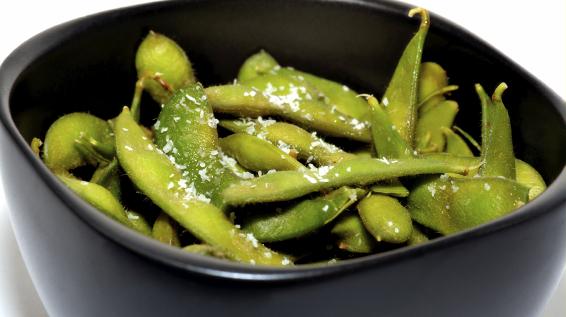 Snacken ohne Sünde: Edamame / Bild: iStock