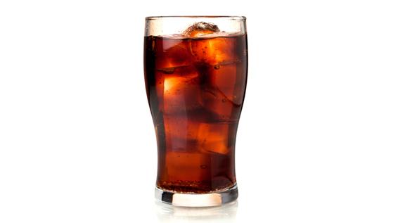 Die 9 größten Gesundheits-Fallen im Alltag: Limonade statt Wasser / Bild: iStock / Karandaev Die 9 größten Gesundheits-Fallen im Alltag: Limonade statt Wasser / Bild: iStock / Karandaev