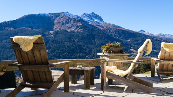 Hüttenruhe auf dem Berg / Bild: istock / gpagomenos Hüttenruhe auf dem Berg / Bild: istock / gpagomenos