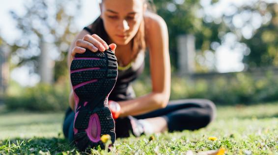 Knieschmerzen beim Laufen: Vermeide diese 3 Fehler..