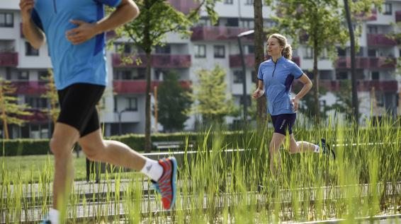 Was deine Laufbekleidung alles können muss / Bild: Löffler Was deine Laufbekleidung alles können muss / Bild: Löffler