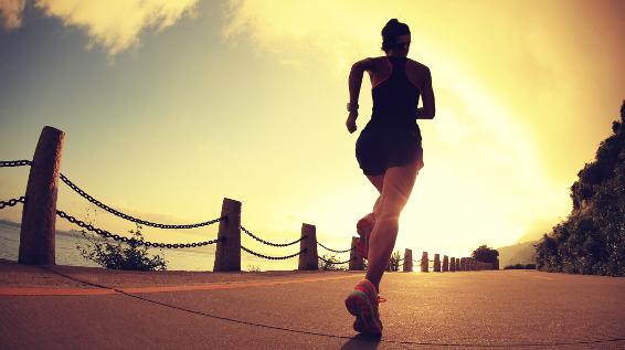 5 Gründe, warum der Morgen die beste Zeit zum Laufen ist / Bild: iStock / lzf