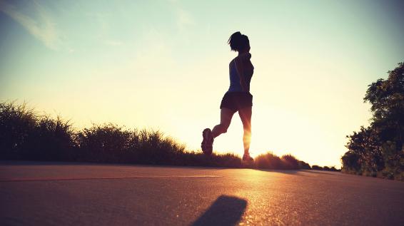 6 Schritte, um aus einem Nicht-Läufer einen Läufer zu machen / Bild: iStock / lzf