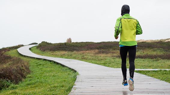 Schlechtwetter: 4 Tipps fürs Laufen bei Regen / Bild: iStock / Ramonespelt