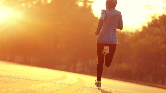 Sport am Morgen – so machst du es richtig! / Bild: iStock / lzf Sport am Morgen – so machst du es richtig! / Bild: iStock / lzf