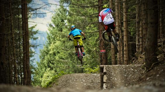 Bike-Action pur: Pro Line / Bild: Saalbach / Hughes