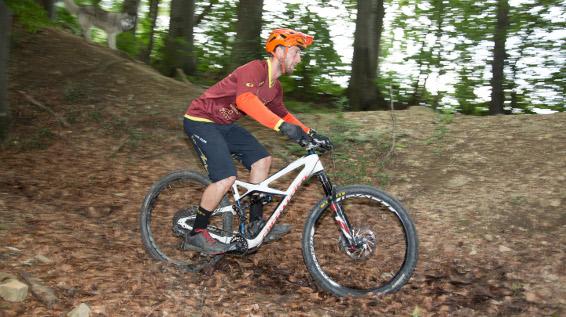 MTB-Fahrschule: Springen lernen leicht gemacht / Bild: Thomas Polzer MTB-Fahrschule: Springen lernen leicht gemacht / Bild: Thomas Polzer