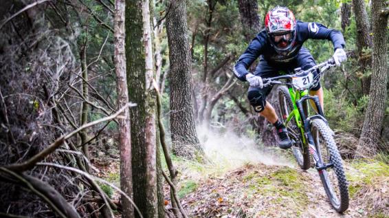 So unterschiedlich ist MTB-Equipment: Helm und Brille / Bild: Michelin So unterschiedlich ist MTB-Equipment: Helm und Brille / Bild: Michelin