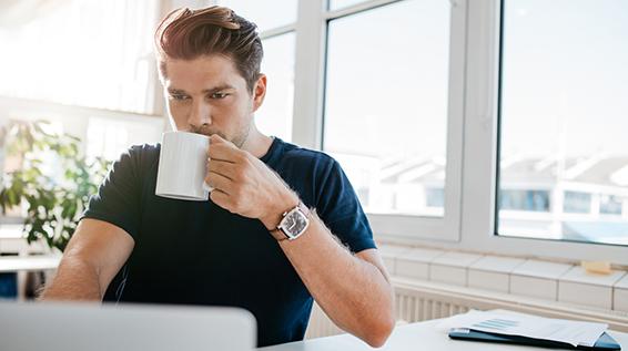 SOS-Tipps gegen das Nachmittagstief / Bild: iStock / Jacob Ammentorp Lund SOS-Tipps gegen das Nachmittagstief / Bild: iStock / Jacob Ammentorp Lund