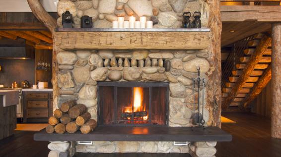 Ordnung halten in der Almhütte / Bild: istock / Feverpitched Ordnung halten in der Almhütte / Bild: istock / Feverpitched