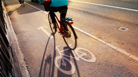 4 gute Gründe, warum du jeden Tag radfahren solltest / Bild: iStock / olaser