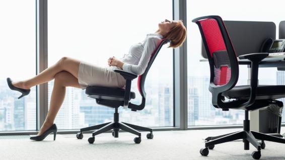 Schone deinen Rücken: 3 Fakten für gesundes Sitzen / Bild: iStock
