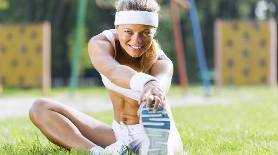 Verschnupft durch den Sommer: Sunpower! Stärkt die Sonne unser Immunsystem? / Bild: iStock / Сергей Хакимуллин Verschnupft durch den Sommer: Sunpower! Stärkt die Sonne unser Immunsystem? / Bild: iStock / Сергей Хакимуллин