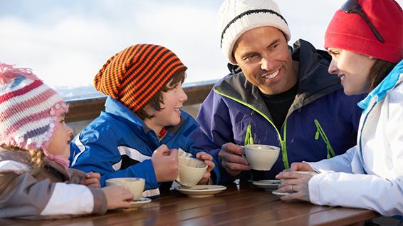 Die 10 besten Tipps fürs Skifahren mit Kindern und Familien / Bild: iStock / monkeybusinessimages