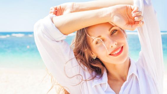 Tschüss Schweiß: 4 Tipps gegen starkes Schwitzen im Sommer / Bild: iStock / LiudmylaSupynska Tschüss Schweiß: 4 Tipps gegen starkes Schwitzen im Sommer / Bild: iStock / LiudmylaSupynska