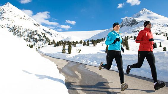 Sport im Winter: So trainierst du richtig an kalten Tagen / Bild: Hermann Erber / Naturfreunde