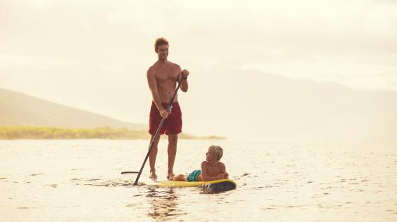 Stand-Up-Paddling: 3 Fakten zum Fitness-Center am Wasser / Bild: iStock / EpicStockMedia