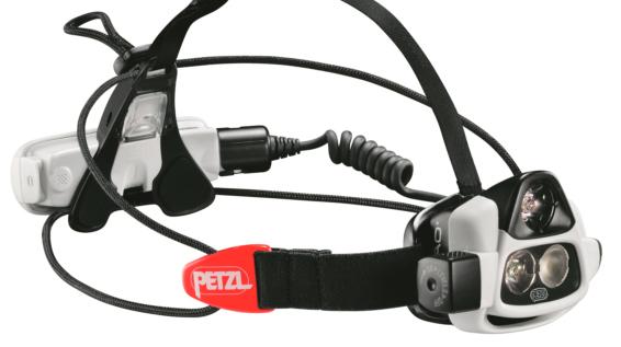 Für Läufe im Dunkeln: Worauf du beim Kauf einer Stirnlampe achten solltest / Bild: Petzl