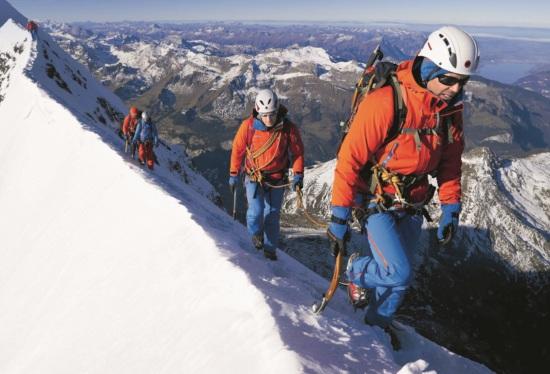 Die Bergmode der 90er und von heute im Vergleich / Bild: Mammut